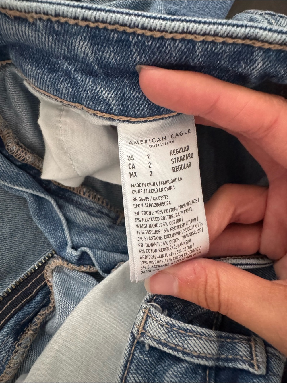 American Eagle Outfitters Light Blue Ripped Mom Jeans - Picture 5 of 5
